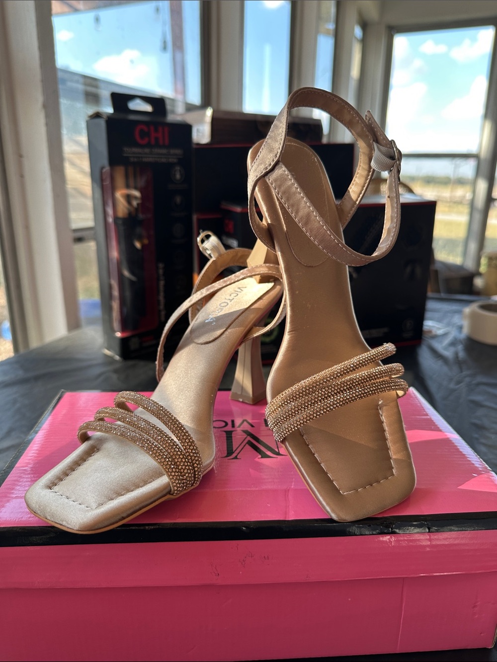 Women’s Champagne-Gold Strap High-Heeled Shoe NEW